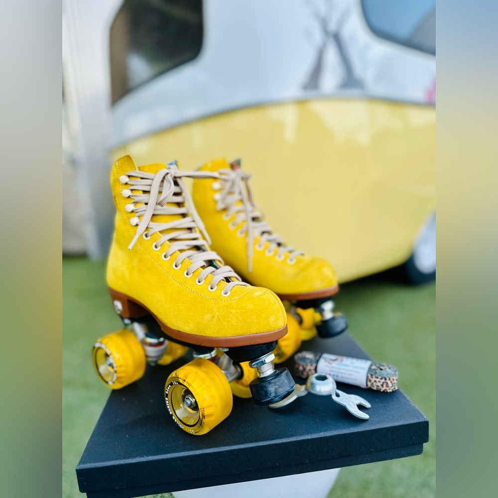 SOLD 💛 Moxi Lolly Roller Skates – Yellow Suede 🍋 | Full Set + Extras